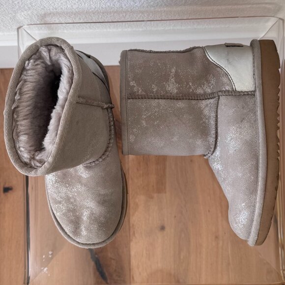 UGG Kids Classic II Shimmer Boots Size 1 Youth | Metallic Mini Shearling Winter - Picture 13 of 13